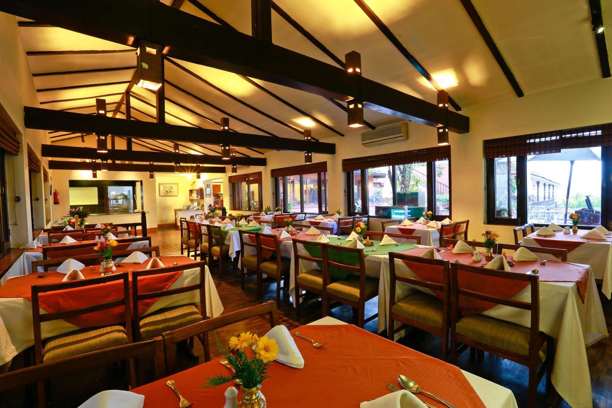 Summit Hotel Lalitpur Eksteriør billede